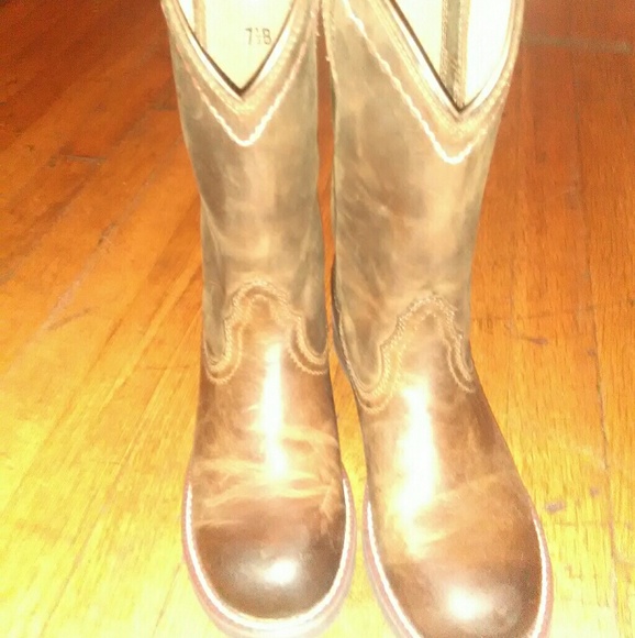 Ariat boots - Picture 3 of 3